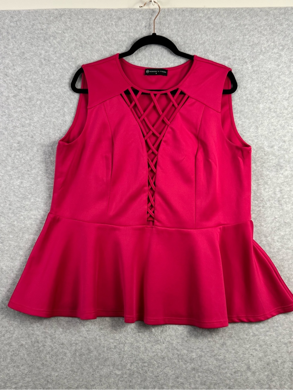 Fashion to Figure Size 3 Fuchsia Lattice Neck Peplum Sleeveless Top Plus Size